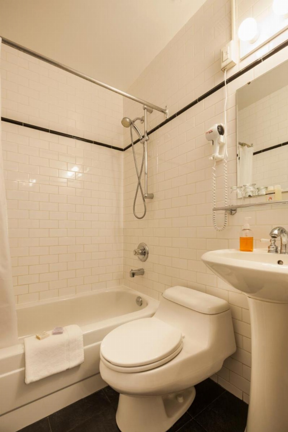 Room image 5