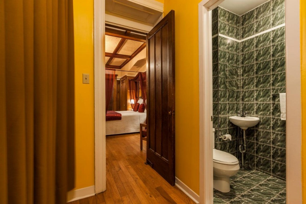 Room image 5